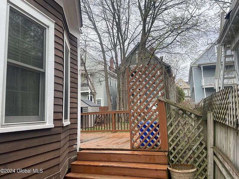 5th image of 579 Myrtle Avenue