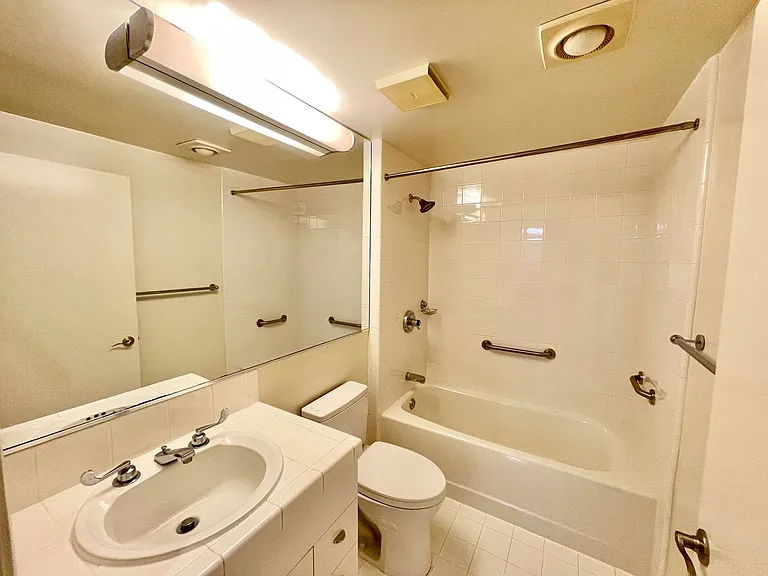 650 Chestnut St #104 — Photo 17
