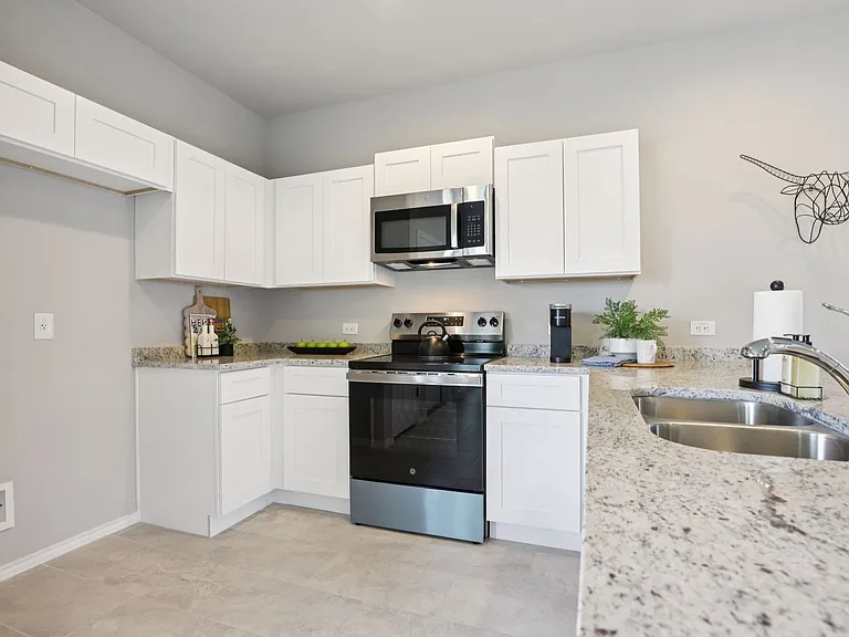8607 Valentina Way — Photo 12