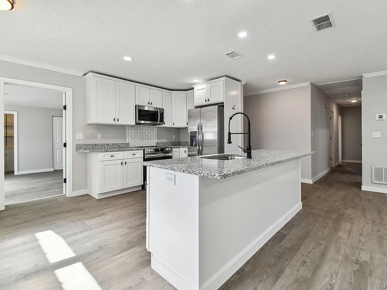 535 W Palmeden Dr — Photo 7