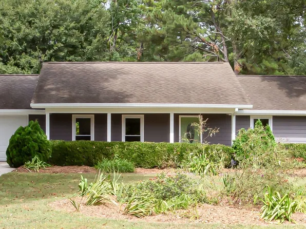 2079 Pinehurst Rd, Snellville, GA 30078