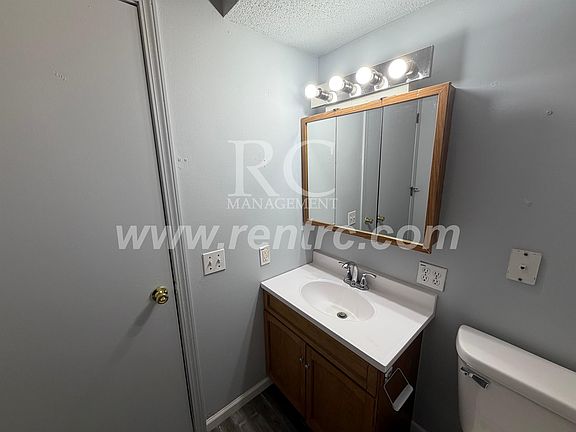 5th image of 15986-1 Arrowhead Rd