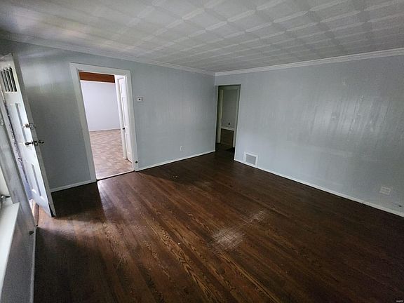 4th image of 7125 Greenhaven Dr