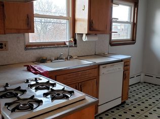274 10th St, Palisades Park, NJ 07650