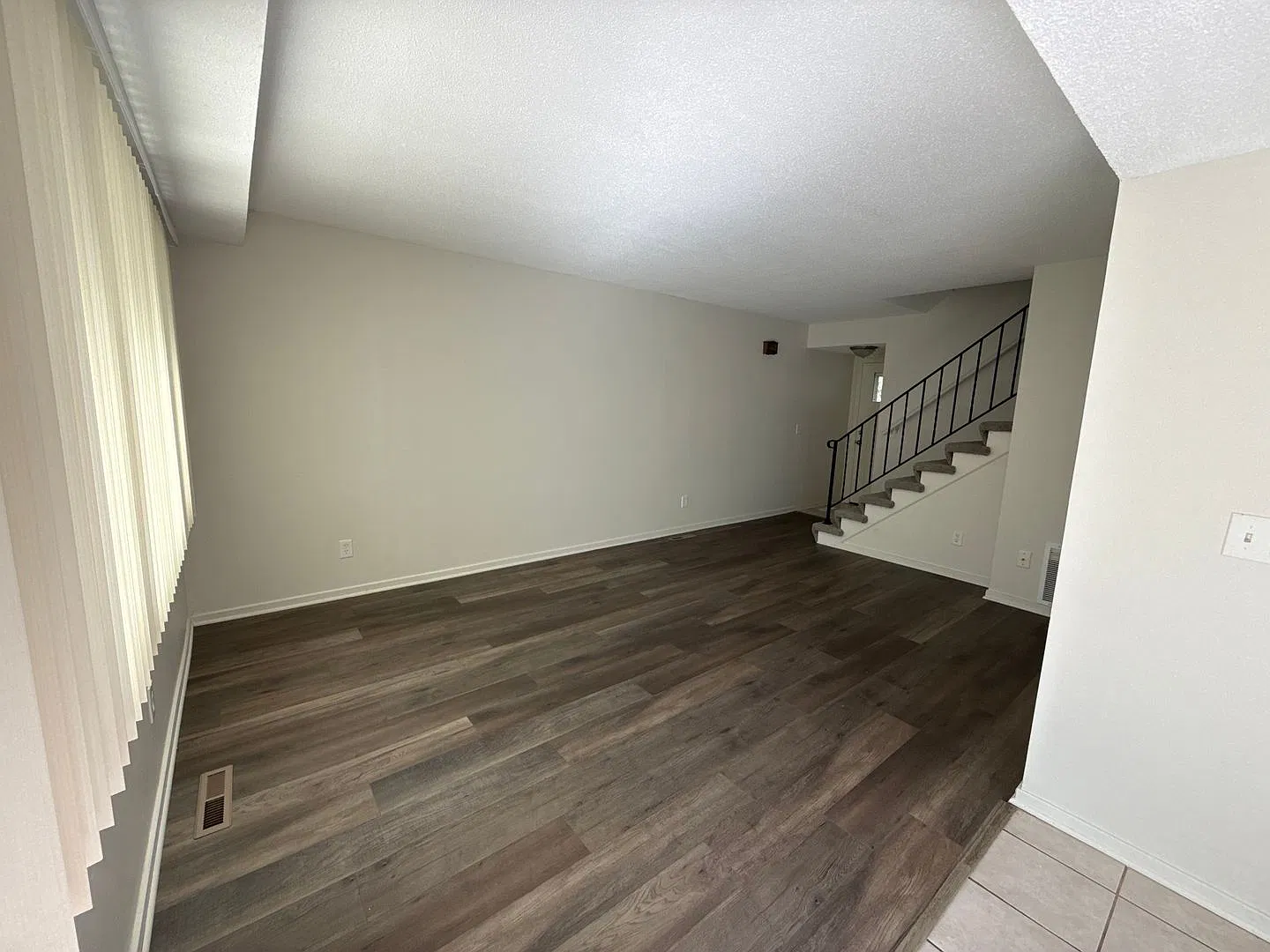 Updated 3BR Burnsville Twin Home with Large Yard & Fire Pit. Available NOW! — Photo 3