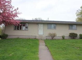 648 W Dale St, Ellsworth, WI 54011