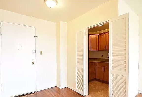 5th image of 288 W 238th St APT 4B
