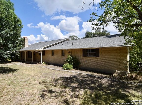 3rd image of 200 Harriet Dr