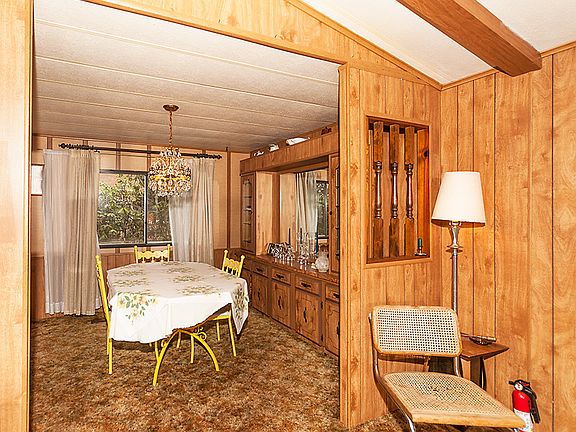 4th image of 440 E Lakeshore Dr W