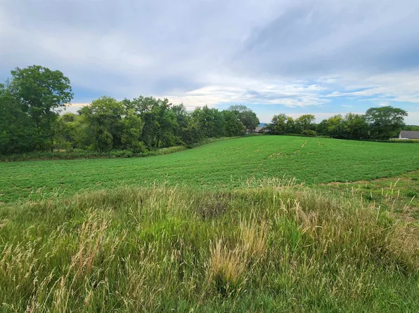 0 Military Rd, Dubuque, IA 52003