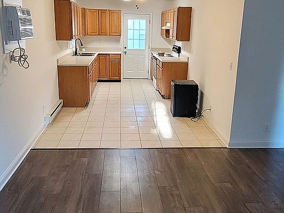 3rd image of 371 S 5th St
