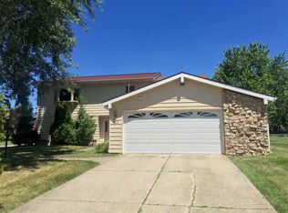 6621 Winnebago Dr, Fort Wayne, IN 46815