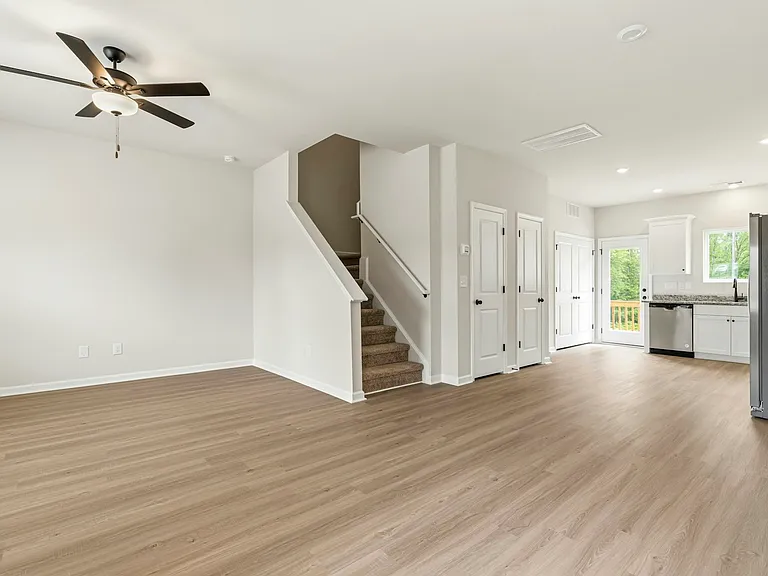 167 Seville Way — Photo 2