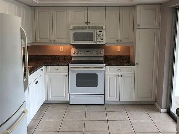 5th image of 113 Bobolink Way #113B