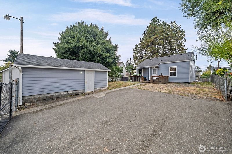 2nd image of 4811 S K Street