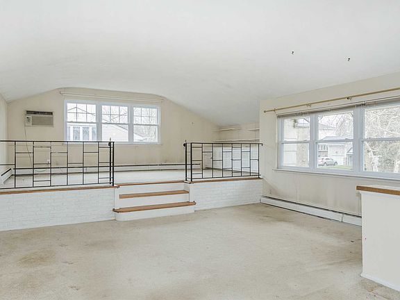 4th image of 7 Maspeth Dr