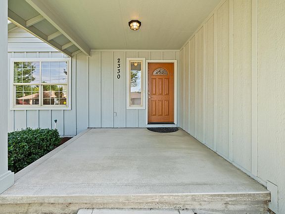 3rd image of 2330 NW 10th St