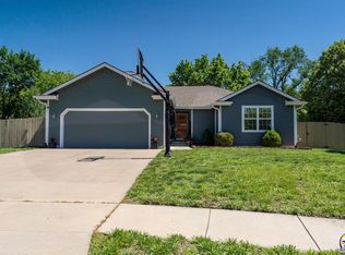 408 NE Aspen Ln, Topeka, KS 66617