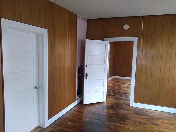 4th image of 837 S 18th St