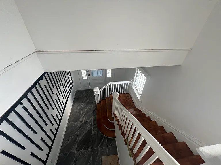 312 W 37th St #A — Photo 14