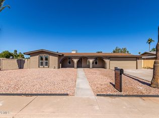 2236 E Des Moines Cir, Mesa, AZ 85213