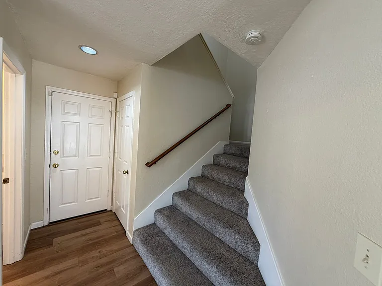 8801 Mohamed Cir — Photo 11