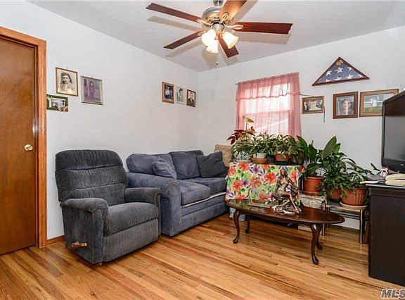3rd image of 322 Ellison Ave