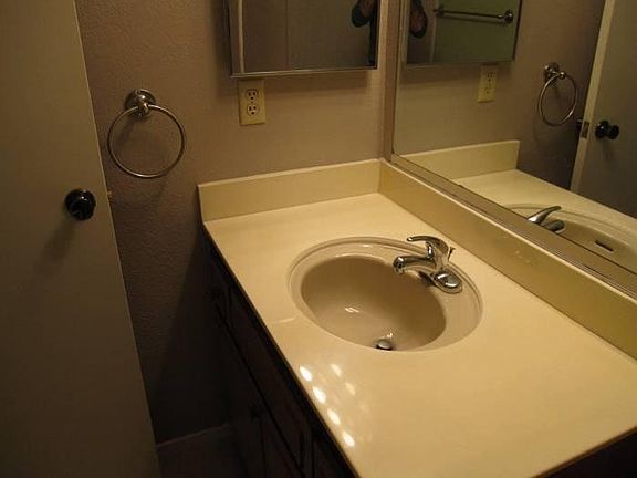 5th image of 5333 Primrose Dr APT 5A