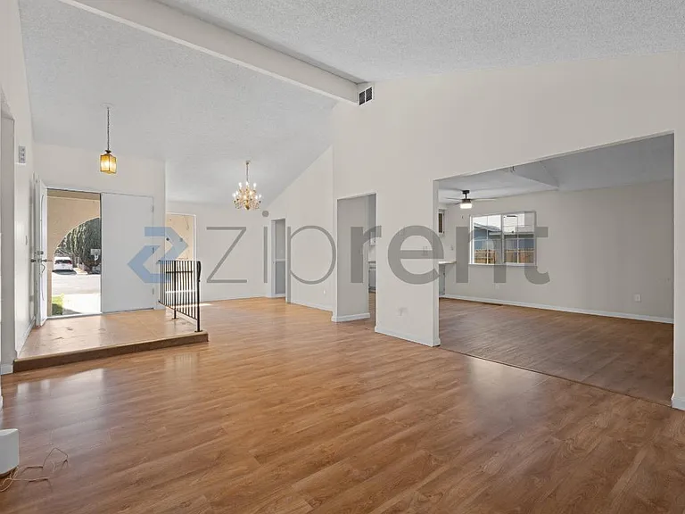 1471 Valenzuela Ct — Photo 5