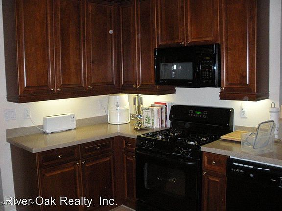 4th image of 3674 Thousand Oaks Dr