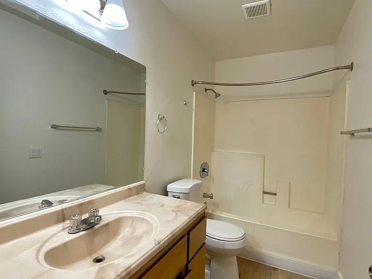 Villa Hermosa Apartments — Photo 34