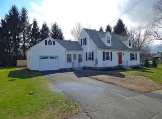 15 North St, Hatfield, MA 01038
