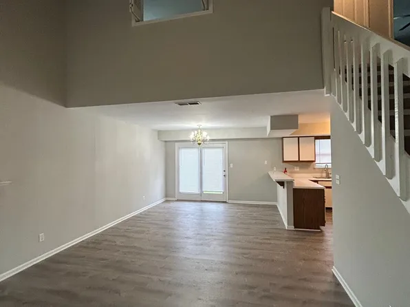 1909 Greenleaves Ct, Columbia, MO 65201