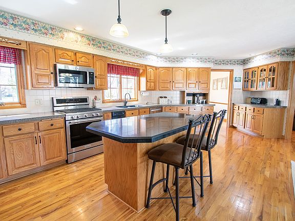 3rd image of 514 W 12th St