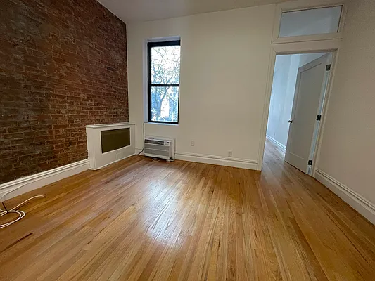 Rented by Bond New York | media 21