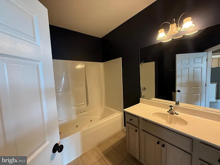 710 Williams Lndg #710 — Photo 8