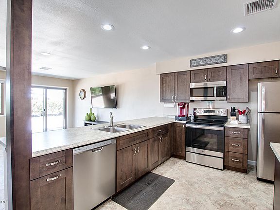 5th image of 13026 W Butterfield Dr