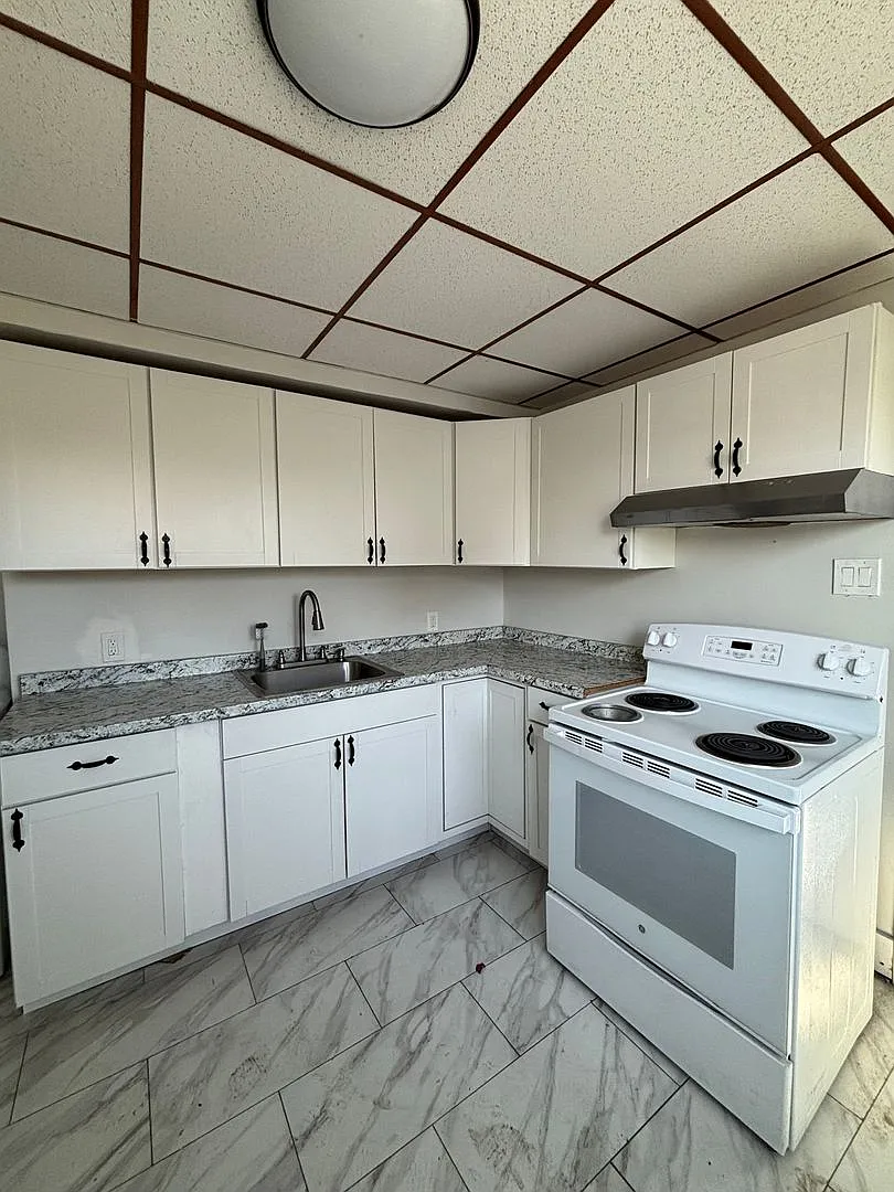 127-129 Main St — Photo 1