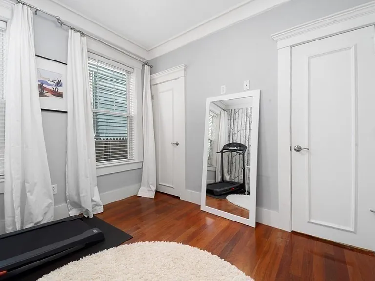 446 E 6th St #1 — Photo 11
