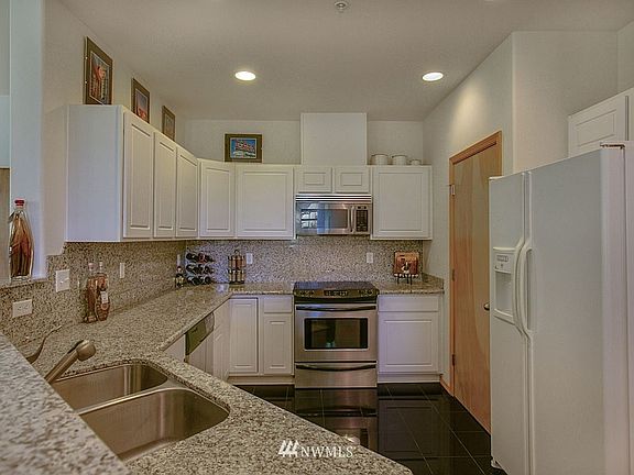 5th image of 1855 Trossachs Boulevard SE #2104