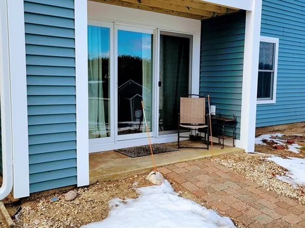 2 Marc Dr APT 2B4, Plymouth, MA 02360