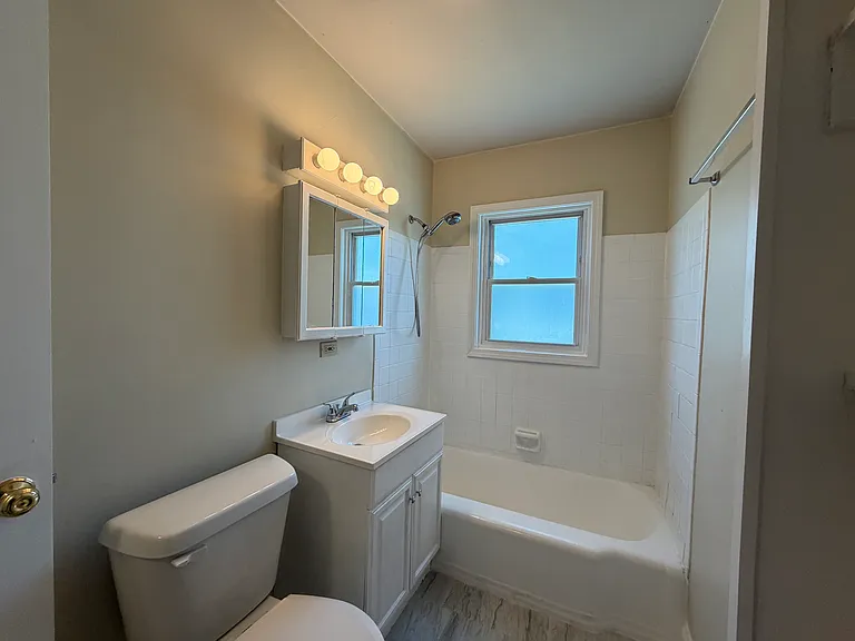 538 Mills St — Photo 7