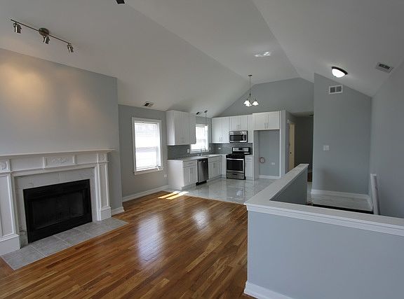 4th image of 1658 S Saint Louis Ave
