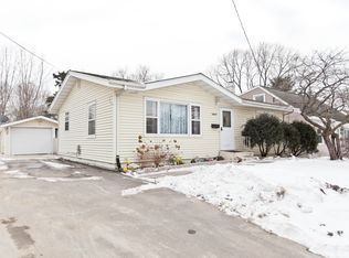 1617 29th St NE, Cedar Rapids, IA 52402