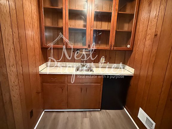 5th image of 1826 Horseshoe Dr