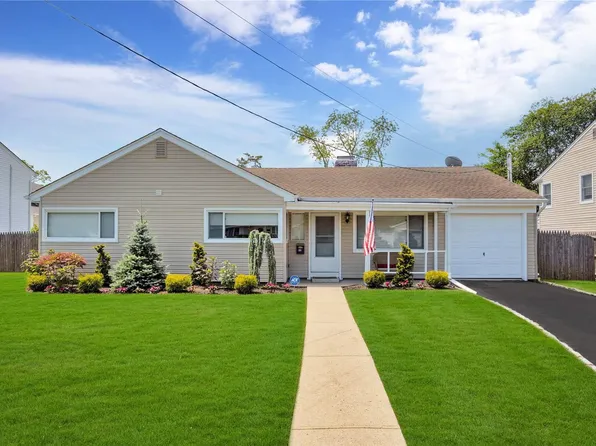46 Peconic Drive, Massapequa, NY 11758