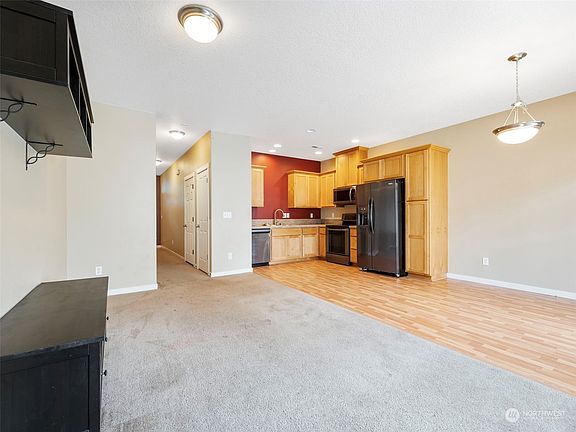 4th image of 2429 NE 114th Court