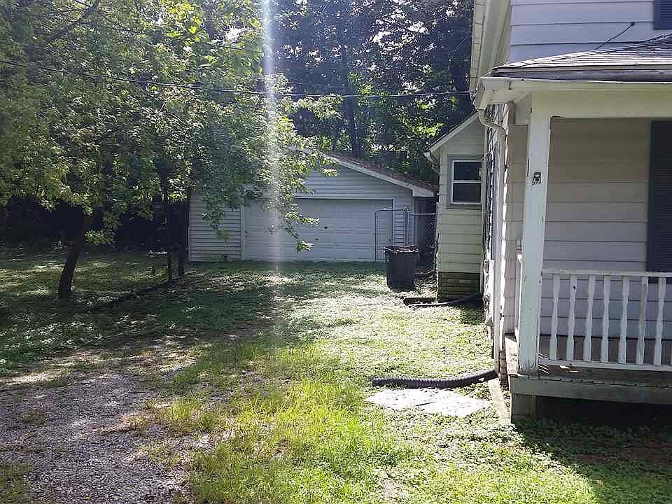 2nd image of 1816 18th Ave