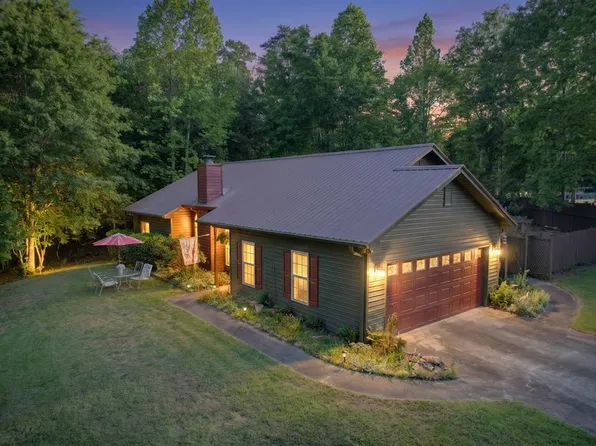 35 Kitchen Way W, Dahlonega, GA 30533