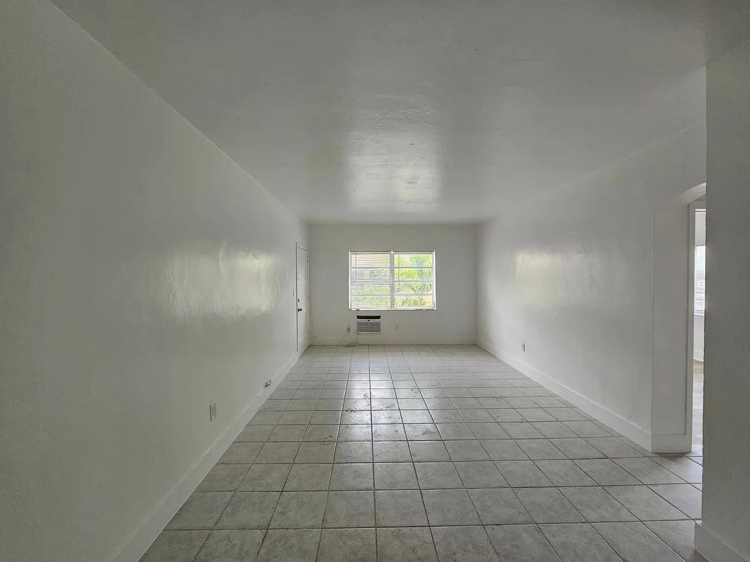 6882 Harding Ave Miami Beach, FL 33141 — Photo 2